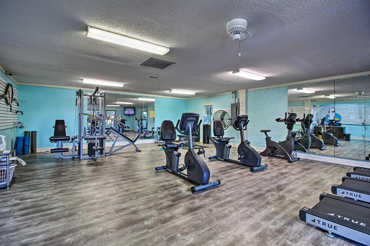 - Walk To Pool And Beach! Apartment *