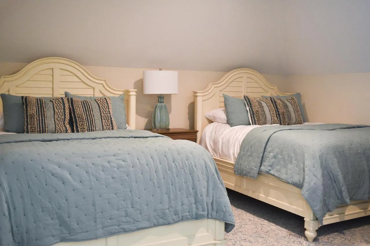 New! Heated Pool, House, Elevator, Walk To The Beach! Holiday home Hilton Head Island