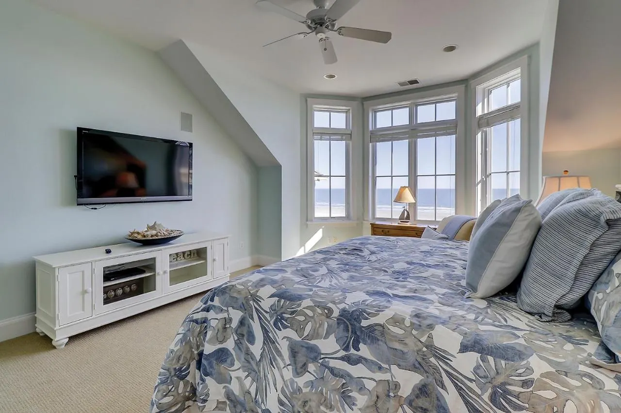 Holiday home 111 Dune Ln 6 Bedroom Oceanfront Forest *