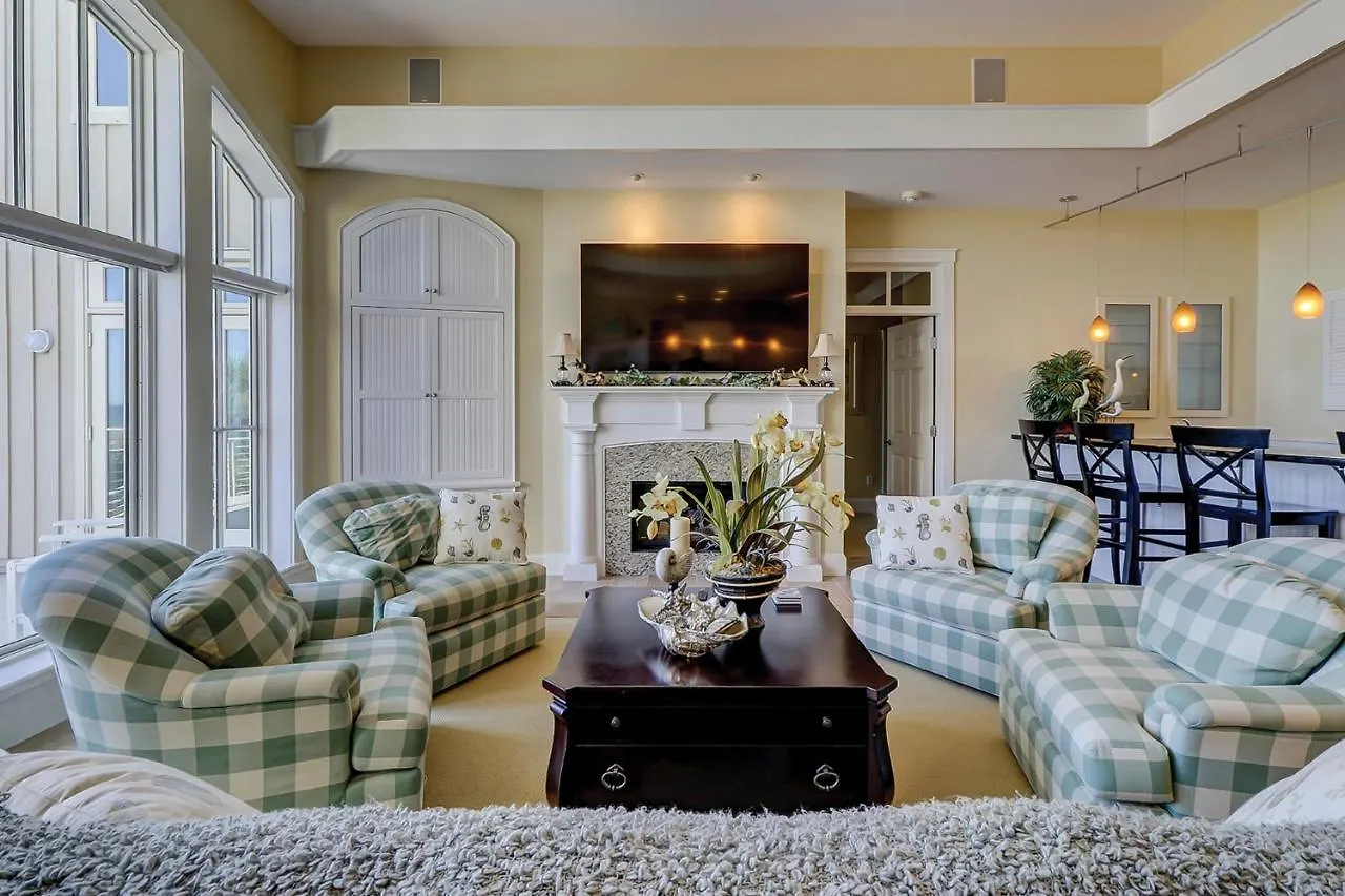 Holiday home 111 Dune Ln 6 Bedroom Oceanfront Forest *