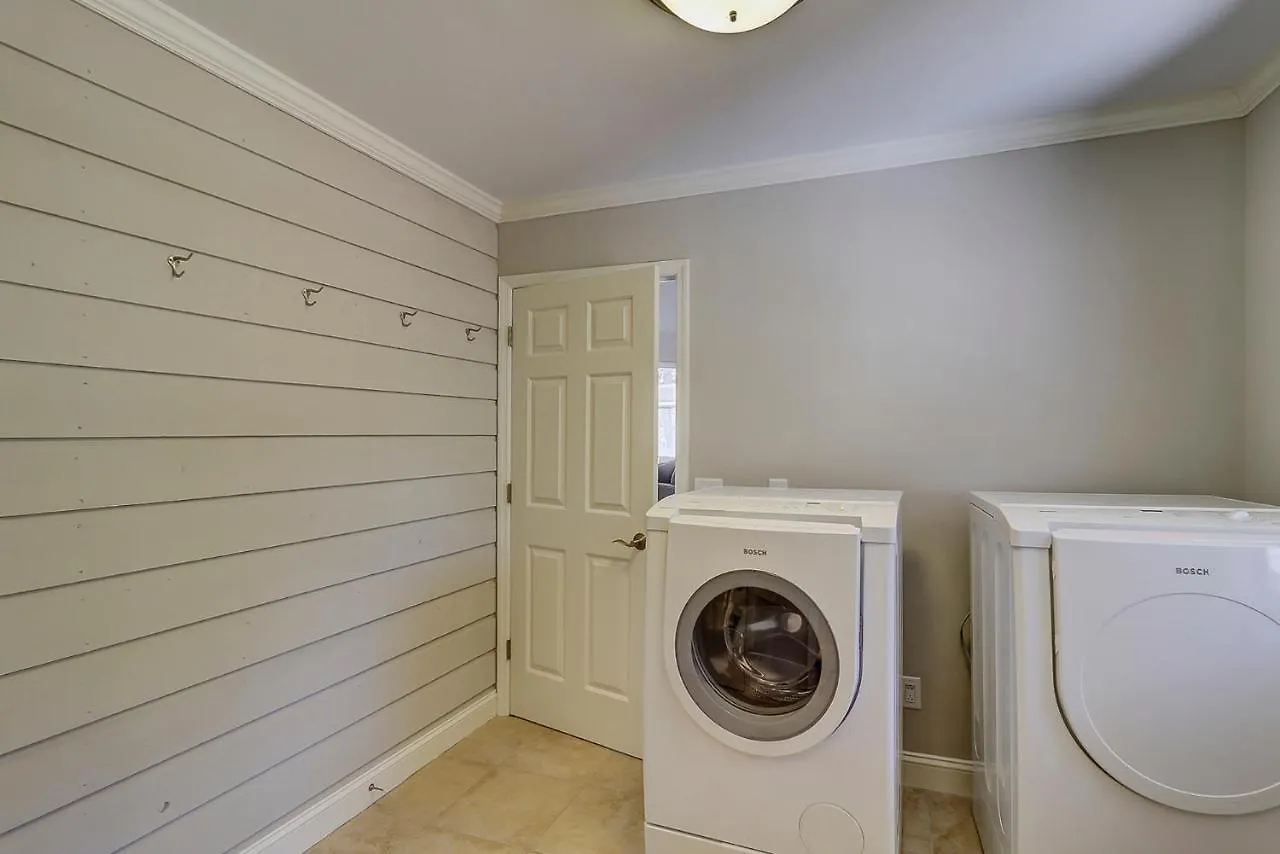 41 Governors Rd 3 Bedroom Private Pool Holiday home *