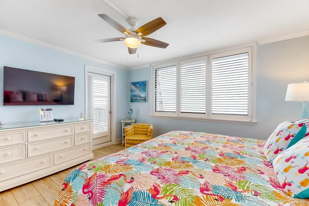 Island Club 5 Apartment