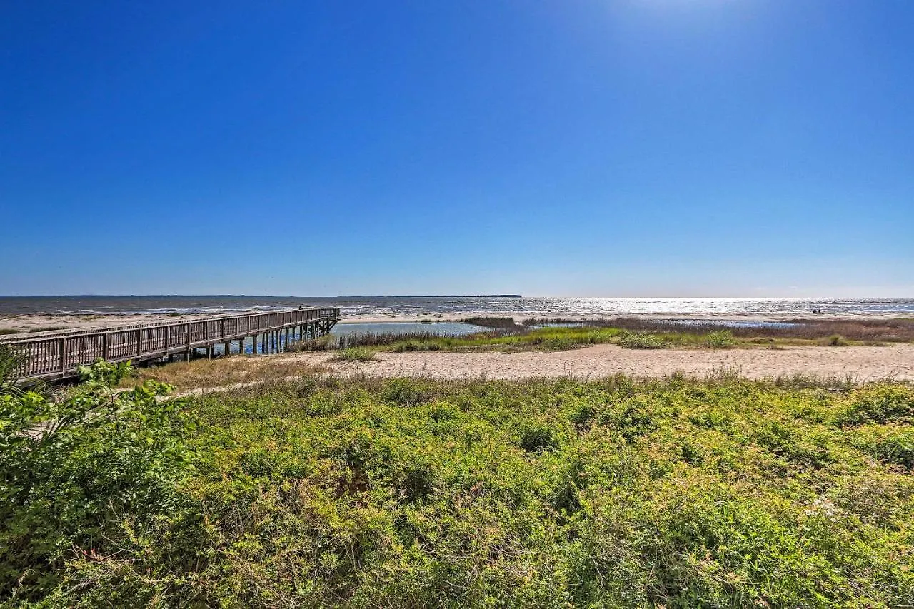 Family-friendly With Pools And Tennis Courts!