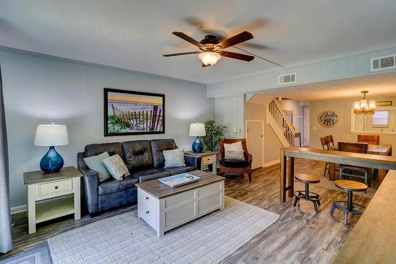 Villa Ocean Villas Deluxe - Oceanfront - Steps To Beach - Great Location - Heated Pool April