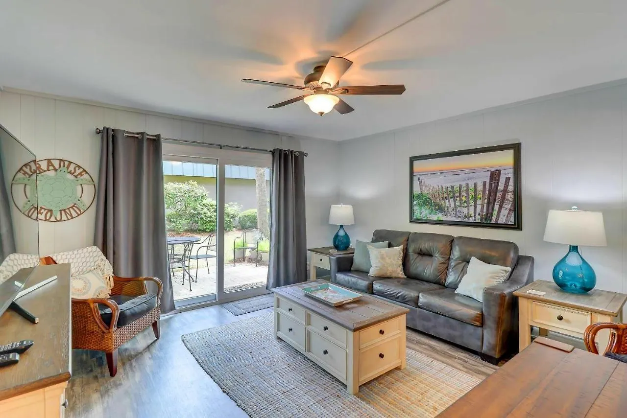 Ocean Villas Deluxe - Oceanfront - Steps To Beach - Great Location - Heated Pool April Villa Hilton Head Island