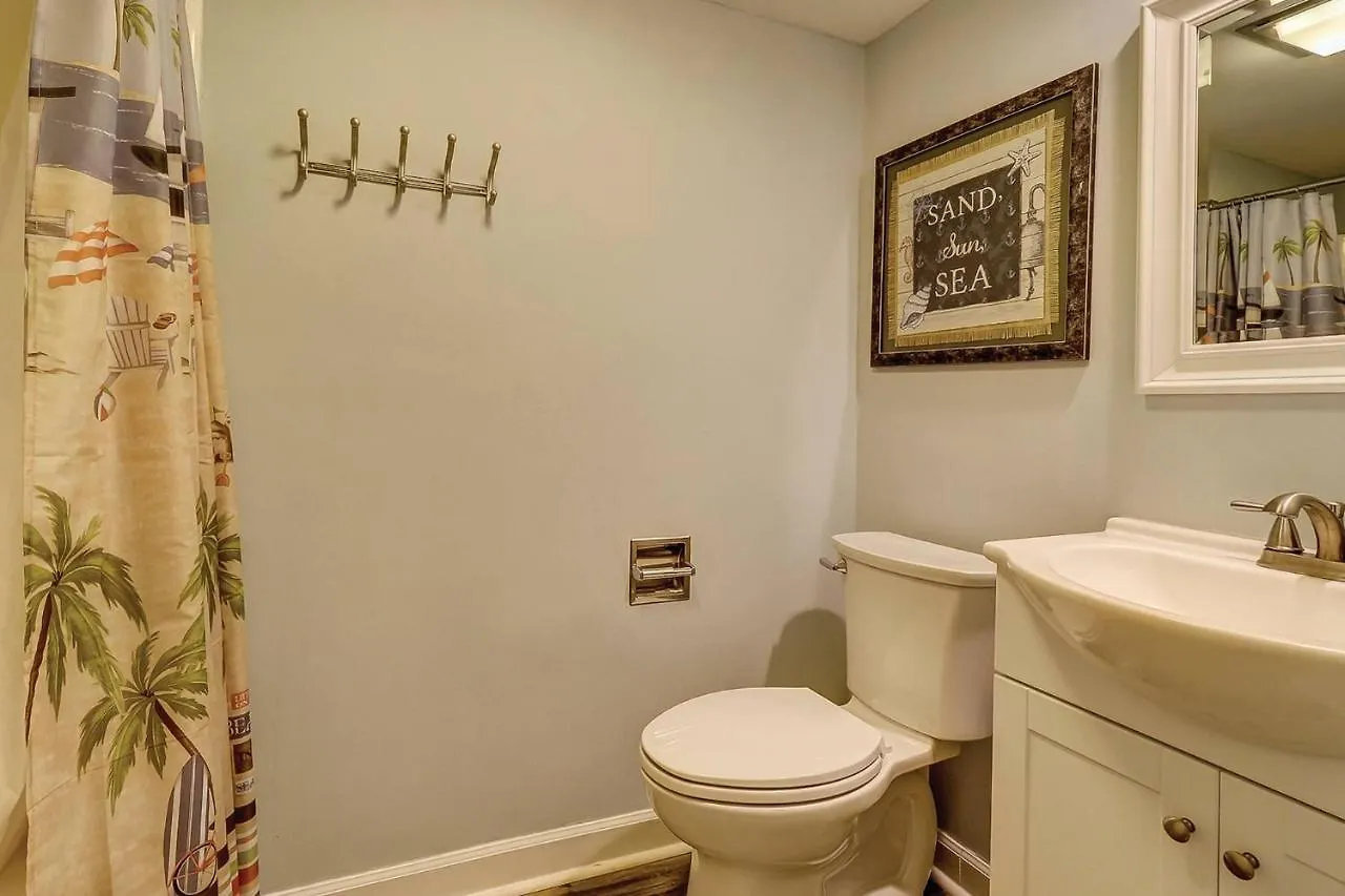 Ocean Villas Deluxe - Oceanfront - Steps To Beach - Great Location - Heated Pool April *