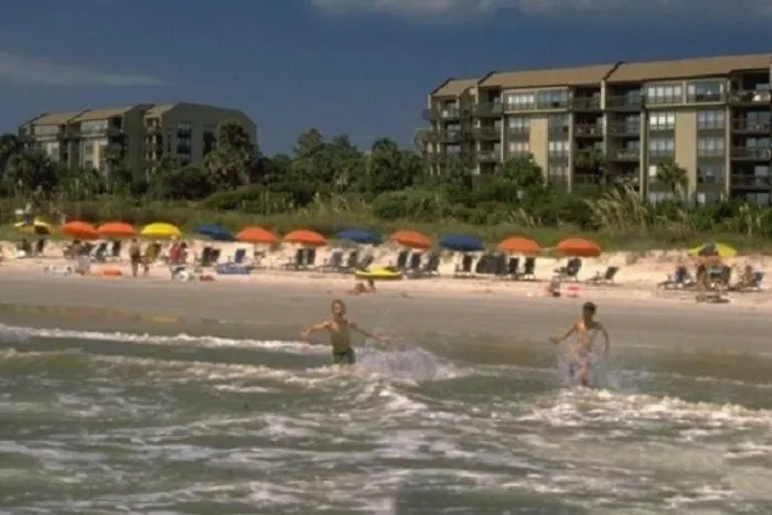 Ocean Villas Deluxe - Oceanfront - Steps To Beach - Great Location - Heated Pool April Villa