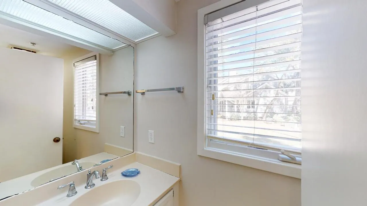 Villa 7611 Huntington