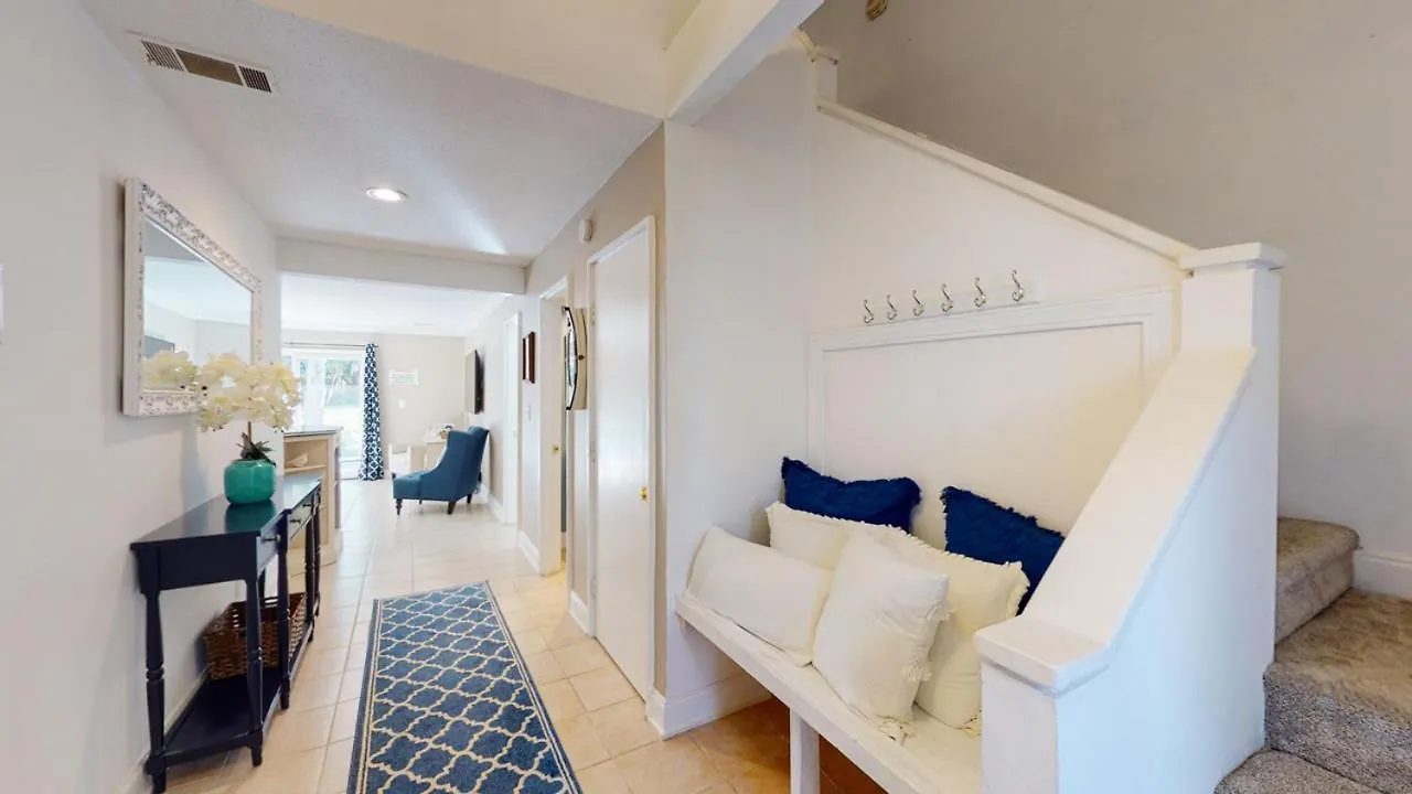 729 Queens Grant