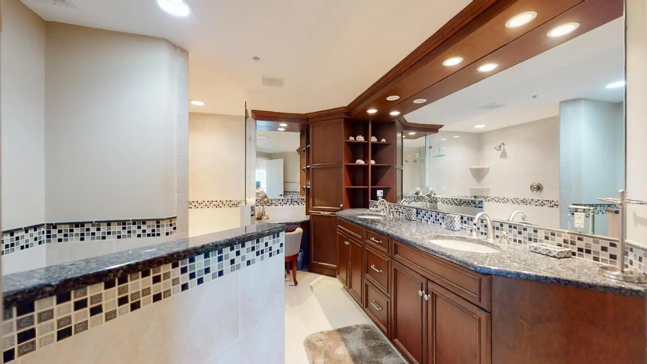 Villa 3208 Windsor Court South