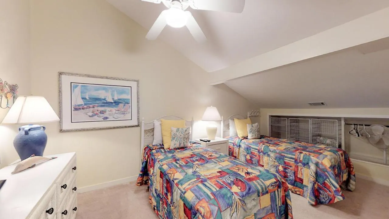 495 Captains Cove Vila