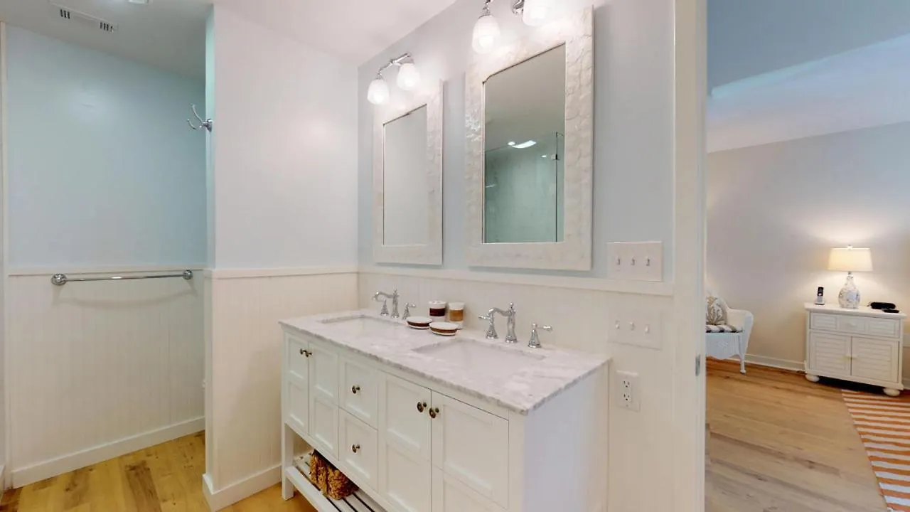 299 Turnberry Village *