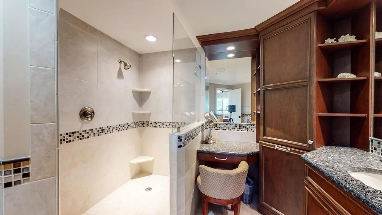 Villa 3208 Windsor Court South *
