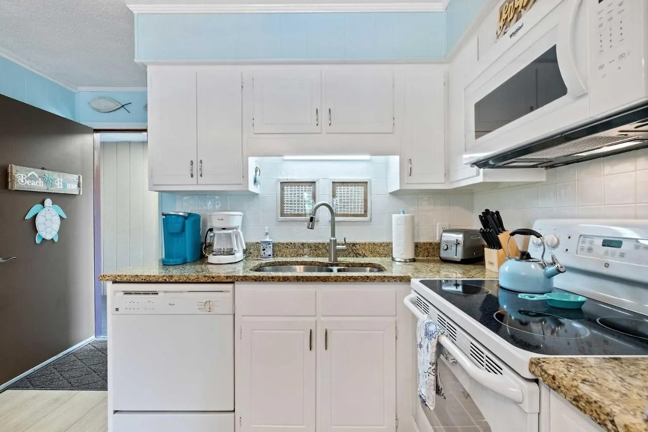 With Prime Location Walk To And Coligny! Apartment