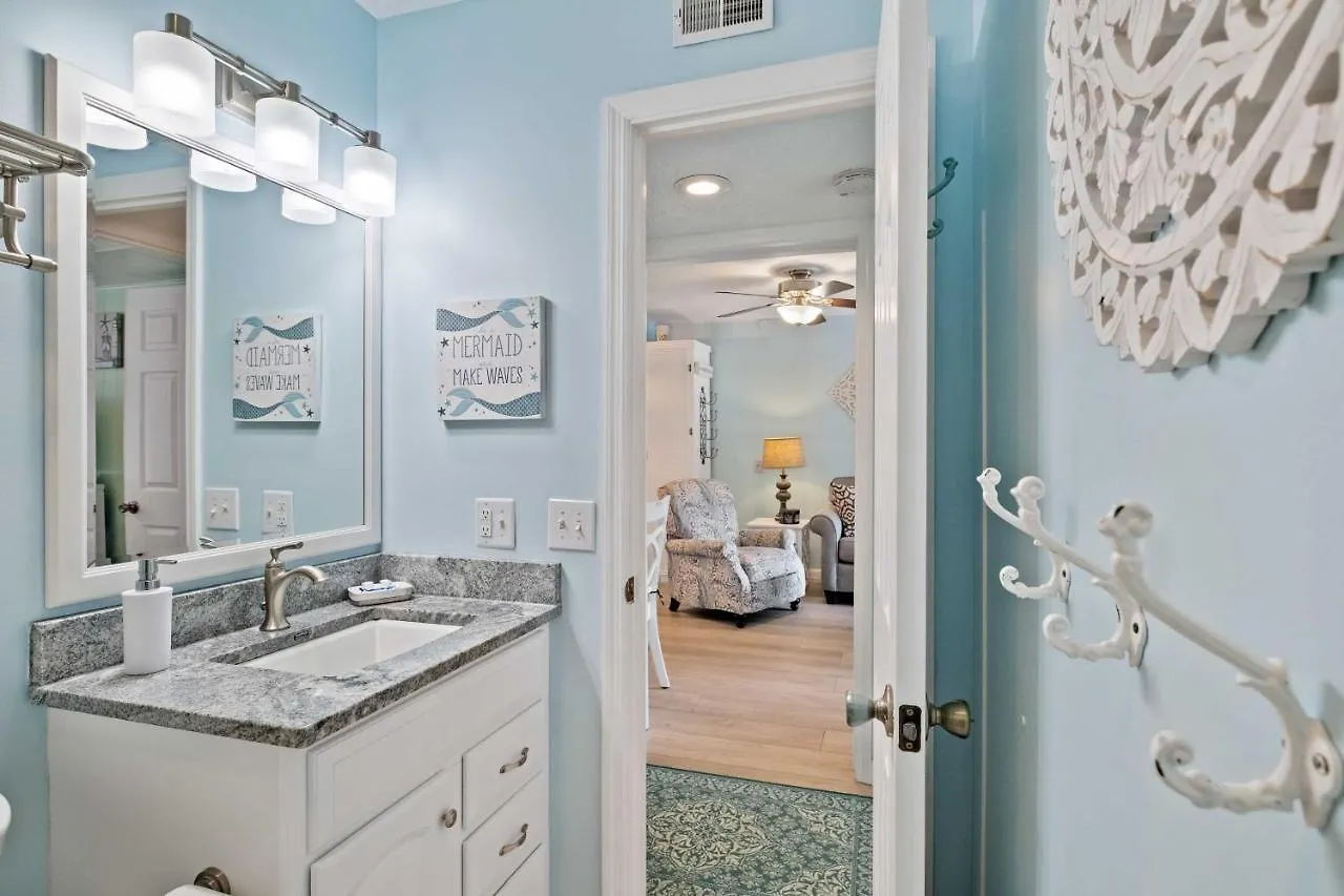 With Prime Location Walk To And Coligny! * Hilton Head Island