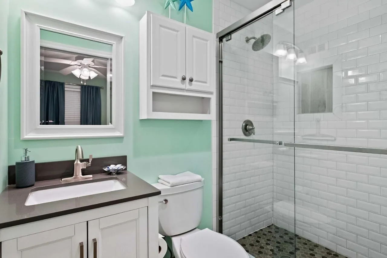 With Prime Location Walk To And Coligny! Hilton Head Island