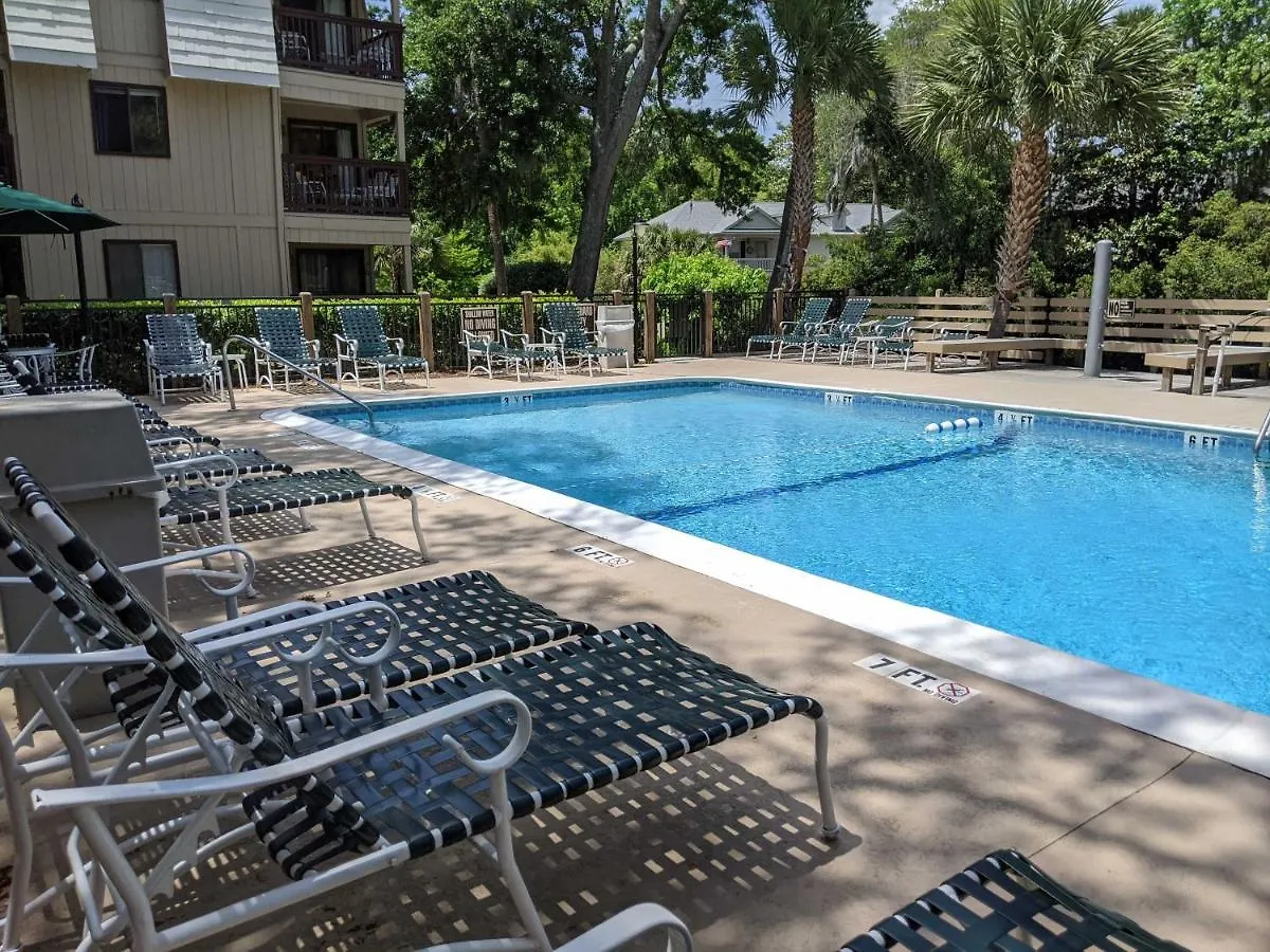 With Prime Location Walk To And Coligny! Apartment Hilton Head Island