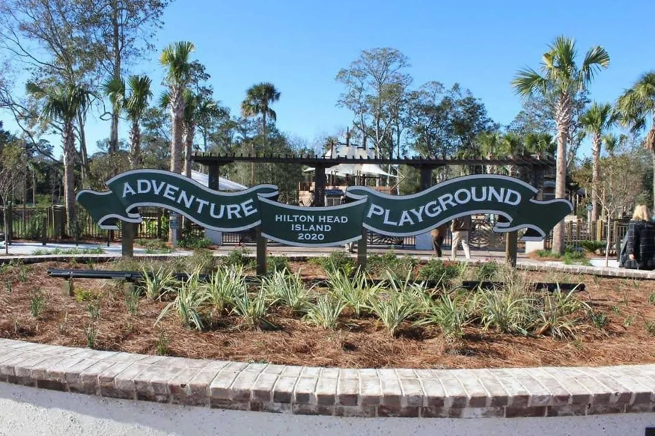 With Prime Location Walk To And Coligny! * Hilton Head Island
