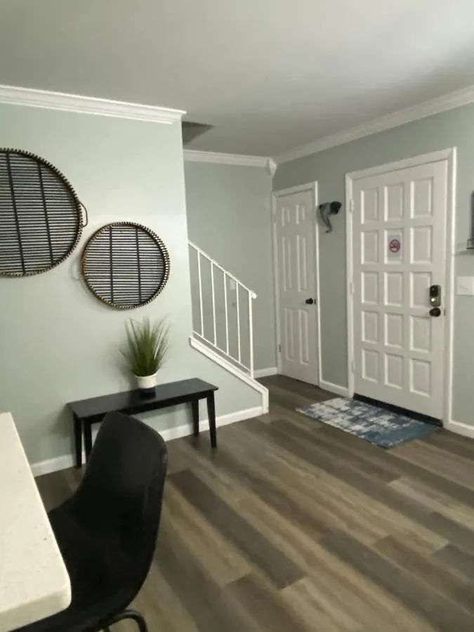 Hhi Homes- Newly Renovated Cozy Modern Pet-friendly Villa-ideal Location Hilton Head Island