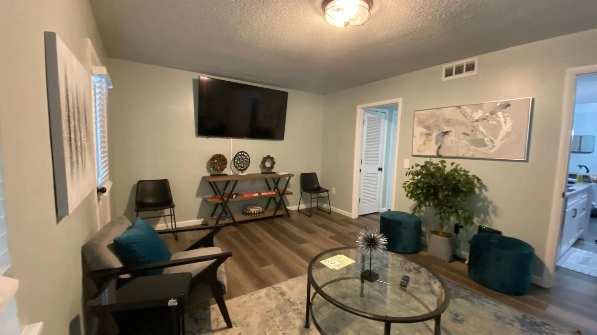 Hhi Homes- Newly Renovated Cozy Modern Pet-friendly Villa-ideal Location Villa *