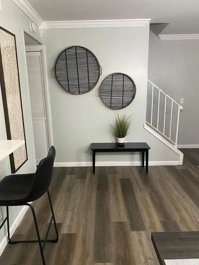 Villa Hhi Homes- Newly Renovated Cozy Modern Pet-friendly Villa-ideal Location Hilton Head Island