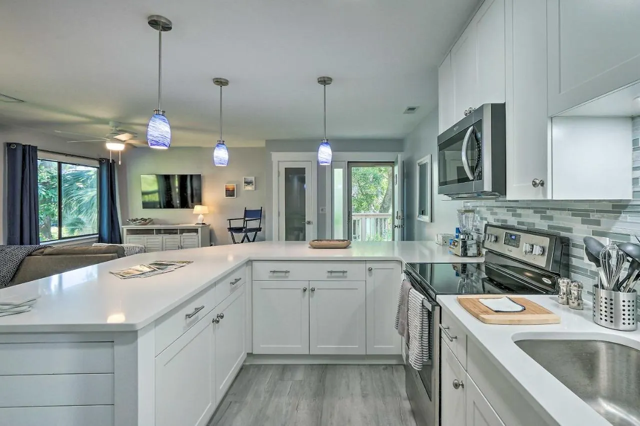 Apartment Hilton Head Tropical Walk To Coligny Beach! *