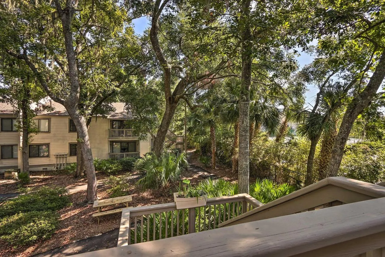 Hilton Head Tropical Walk To Coligny Beach! Apartment Hilton Head Island
