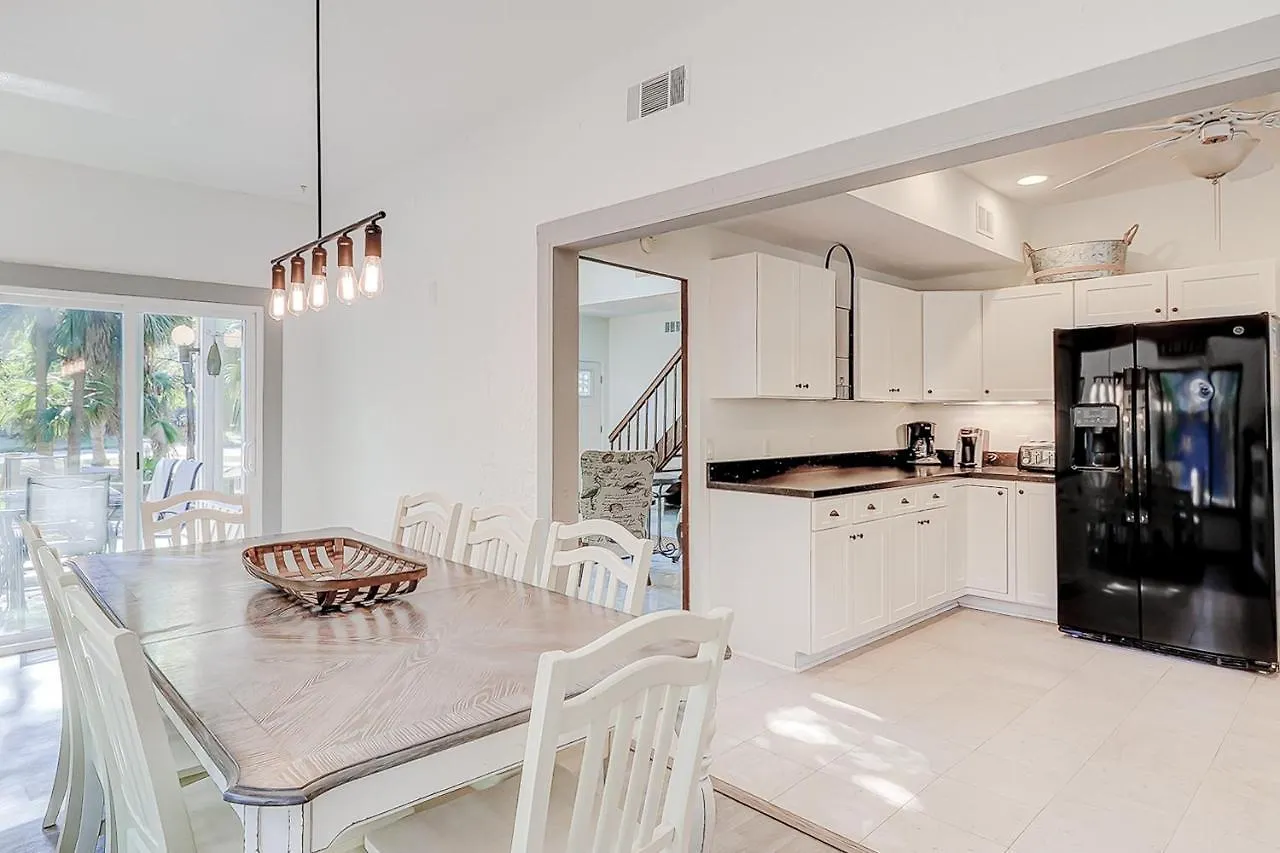 20 Pelican * Hilton Head Island