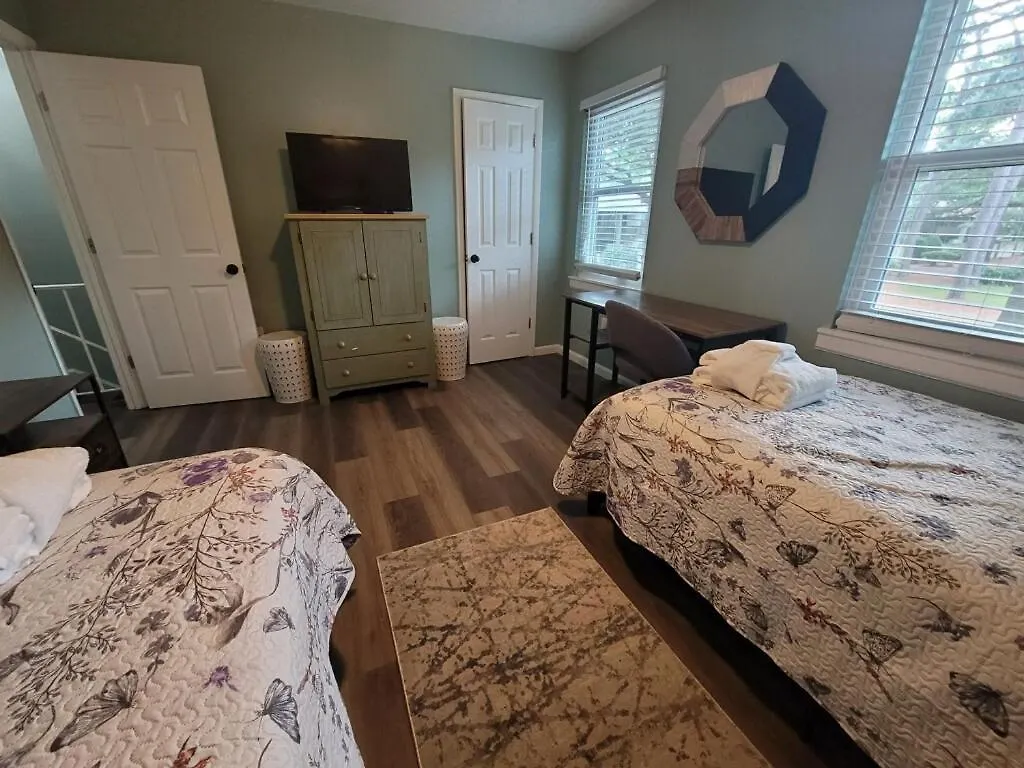 Hhi Homes- Newly Renovated Cozy Modern Pet-friendly Villa-ideal Location Hilton Head Island
