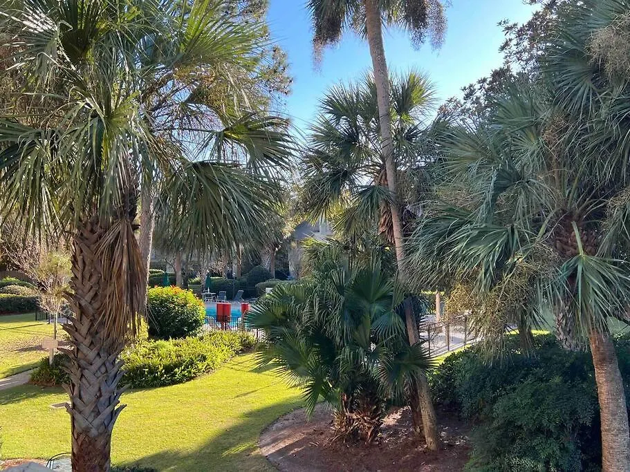 Spacious, Cozy W/parking In Coligny Villa *