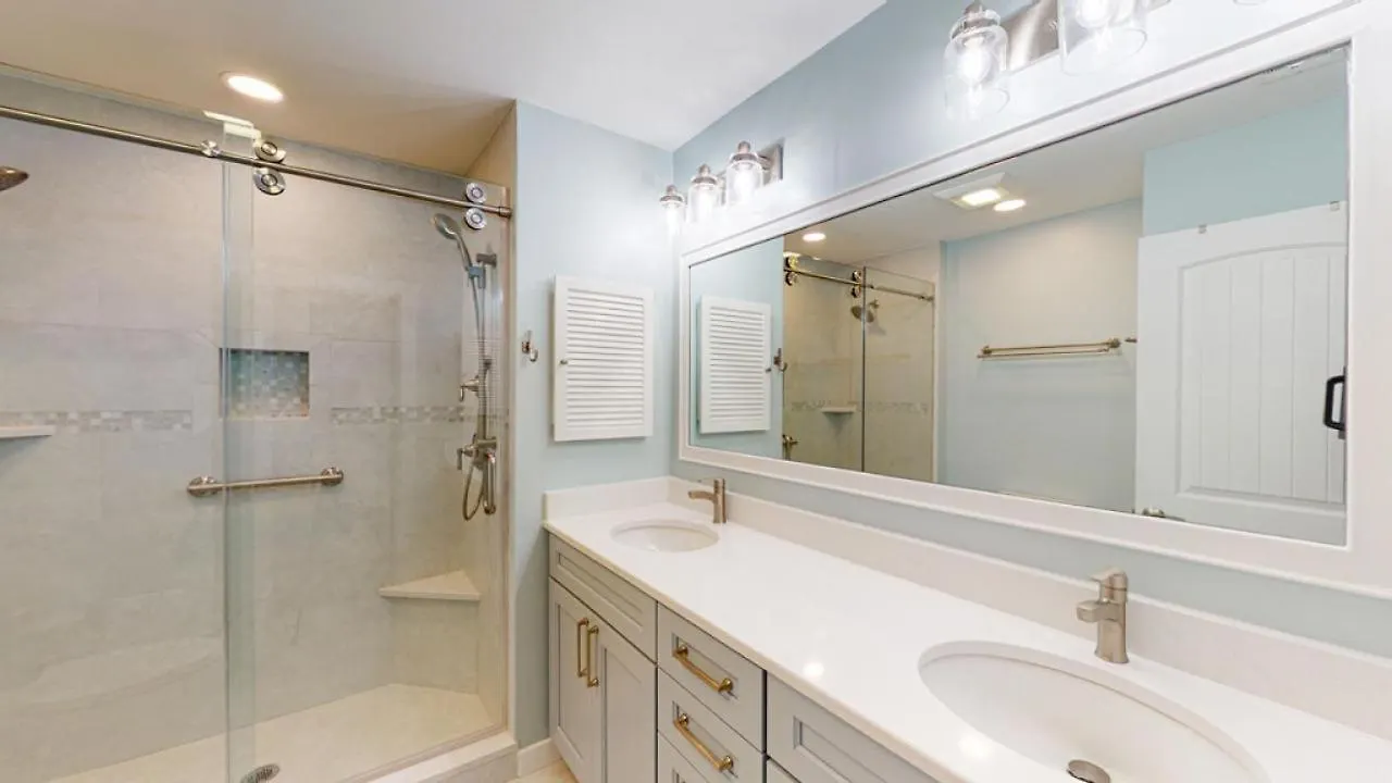 928 Inverness Village *