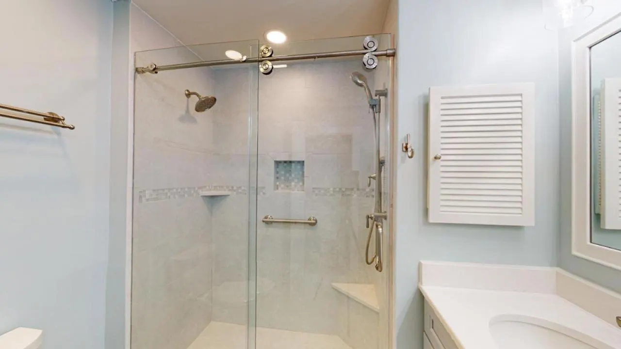 928 Inverness Village *