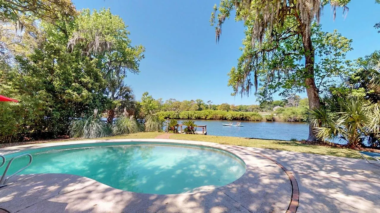 15 Promontory Ct *