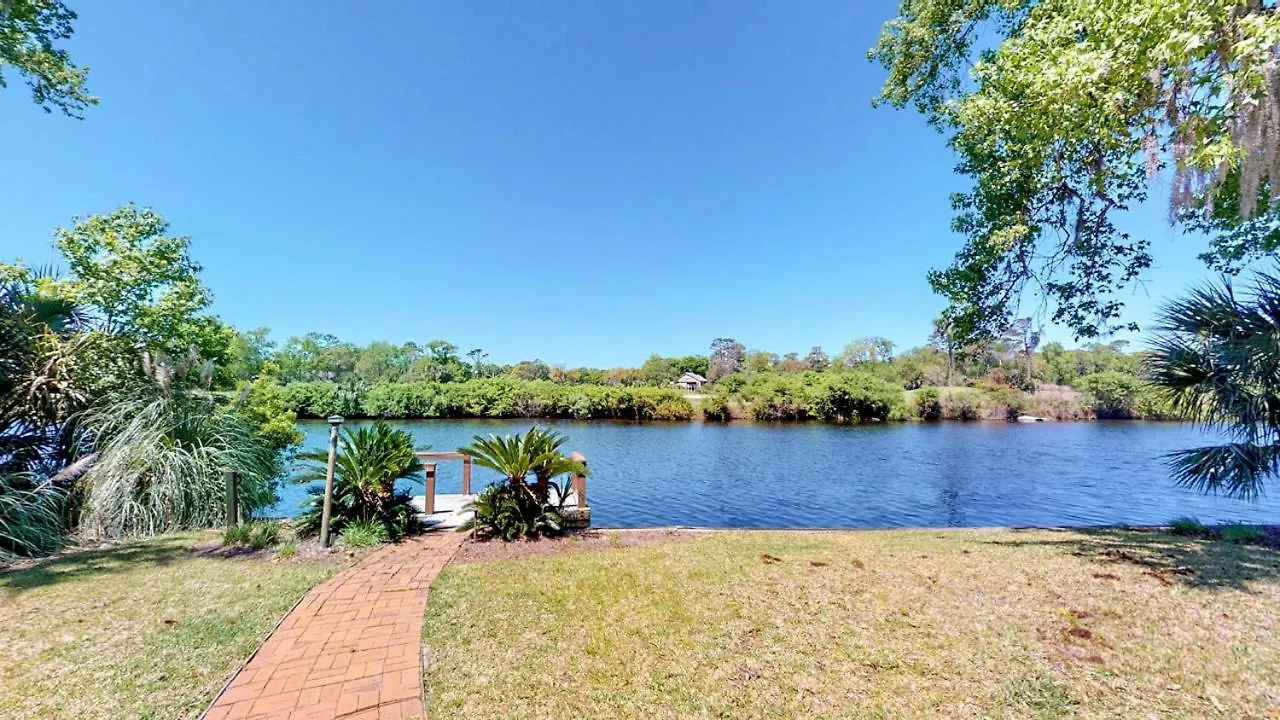 15 Promontory Ct *