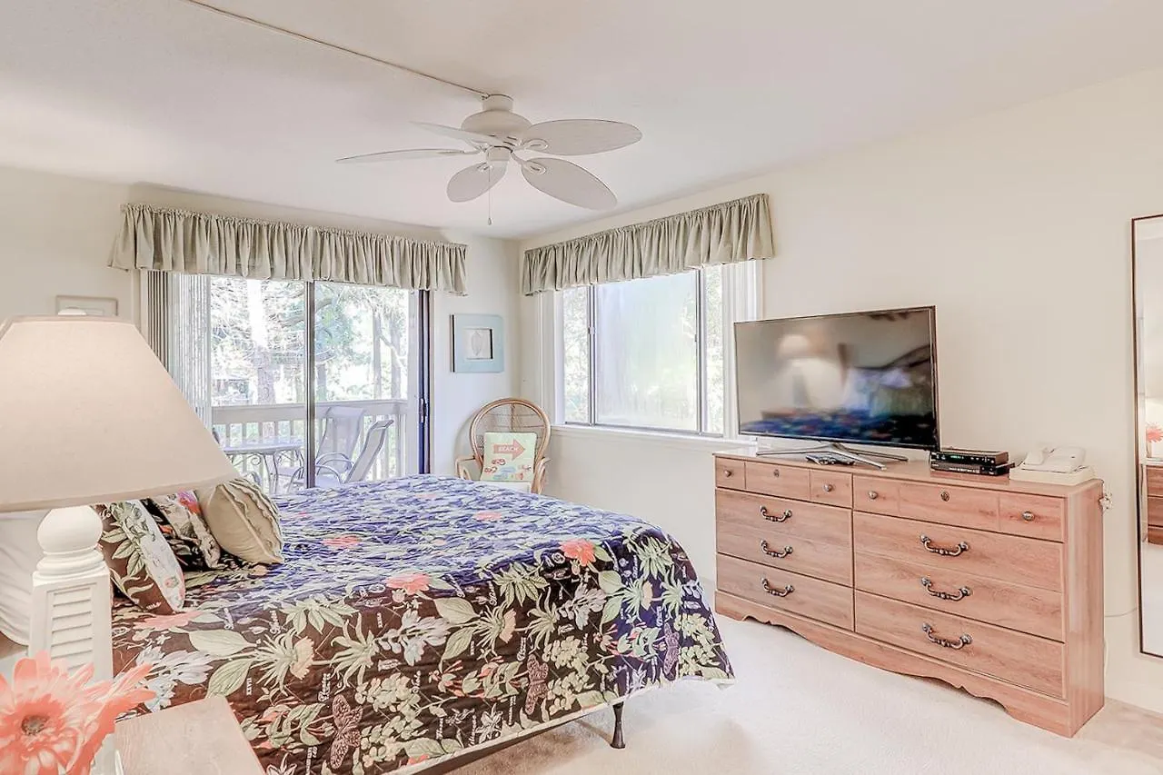 Apartment Moorings 43-44 *