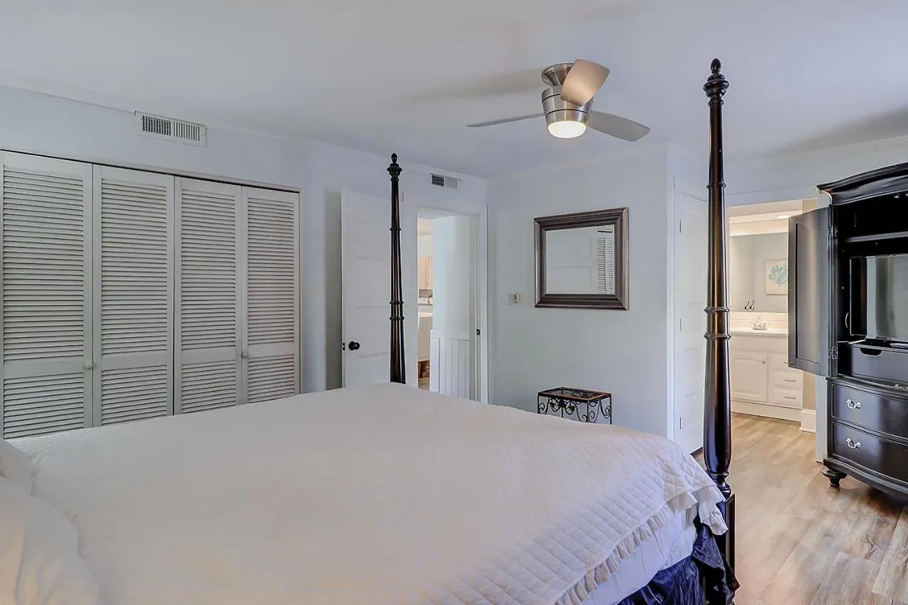 Apartment Queens Grant 628