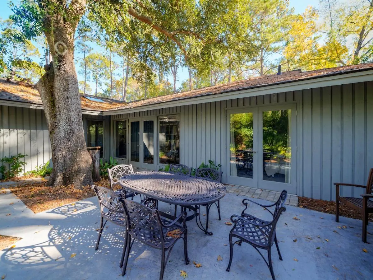 Jessamine 7, 3 Bedrooms, Walk To Beach, Sleeps 8 Hilton Head Island
