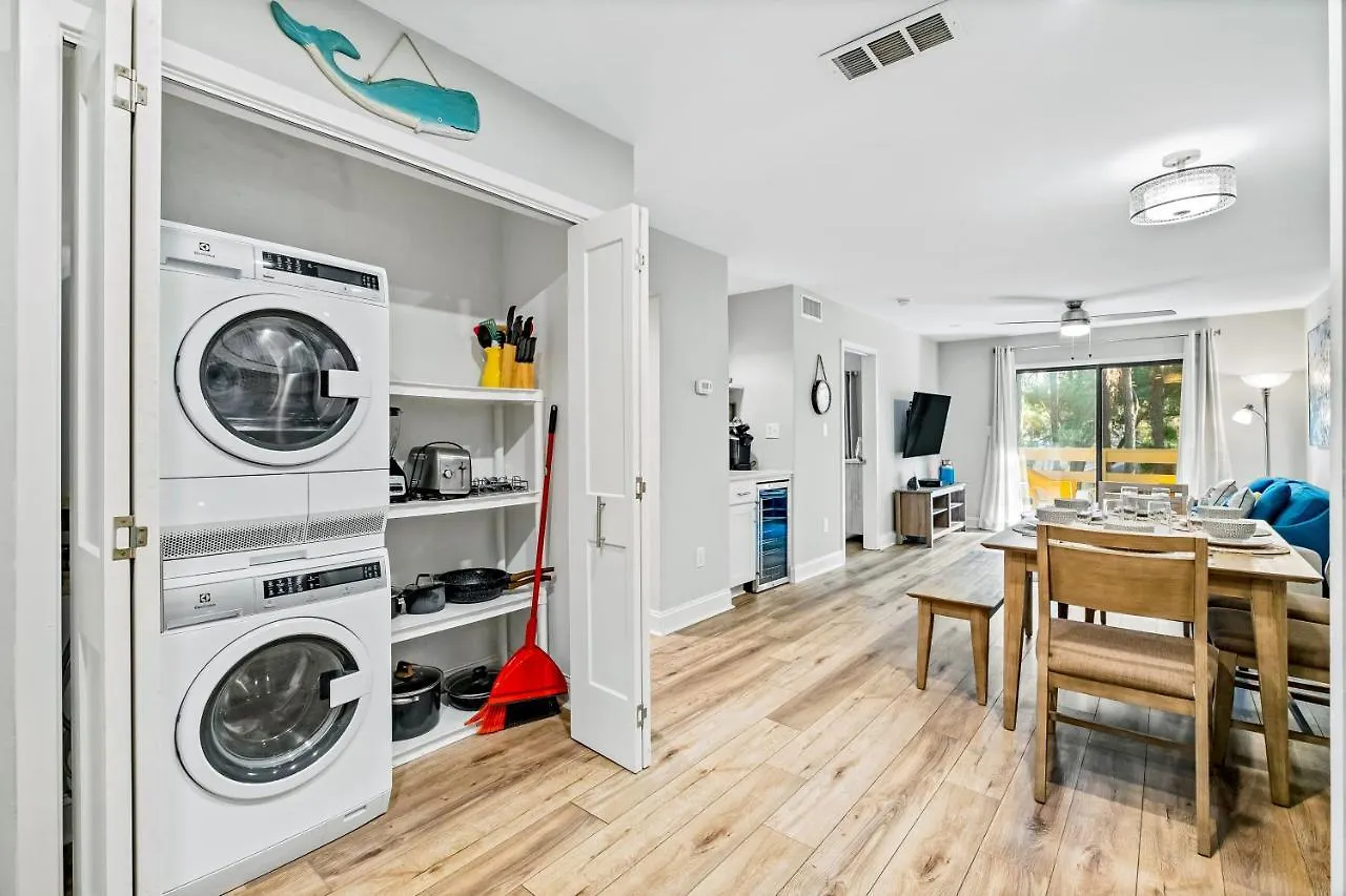 Fiddlers Cove 19e Apartment