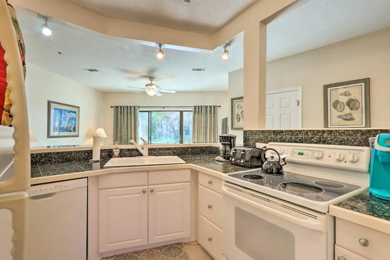 Townhome Walk To Beach! Holiday home Hilton Head Island