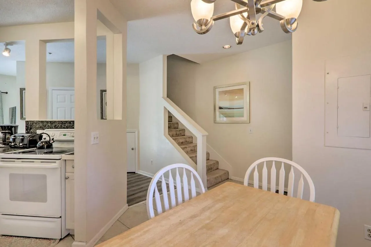 Townhome Walk To Beach! Holiday home Hilton Head Island