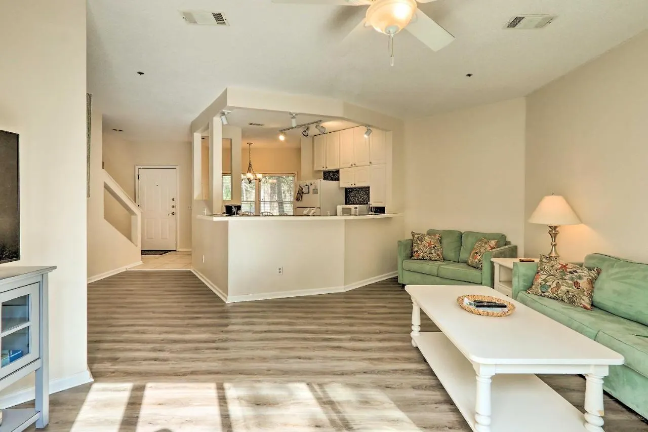Townhome Walk To Beach! Holiday home Hilton Head Island