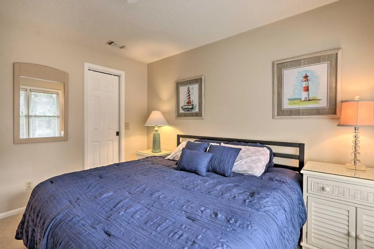 Townhome Walk To Beach! Holiday home Hilton Head Island
