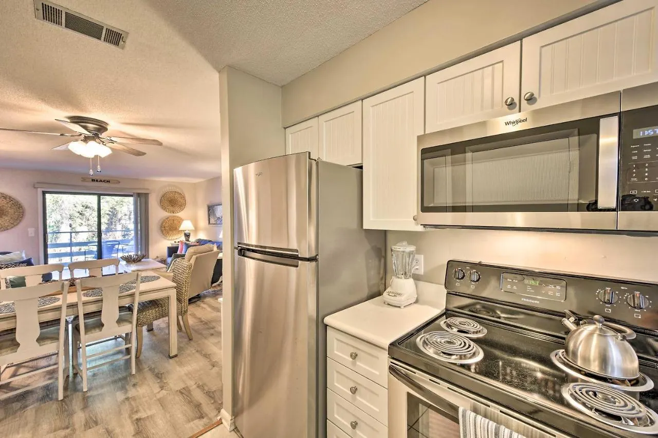 Hilton Head With Lagoon View - Near Beach! Apartment