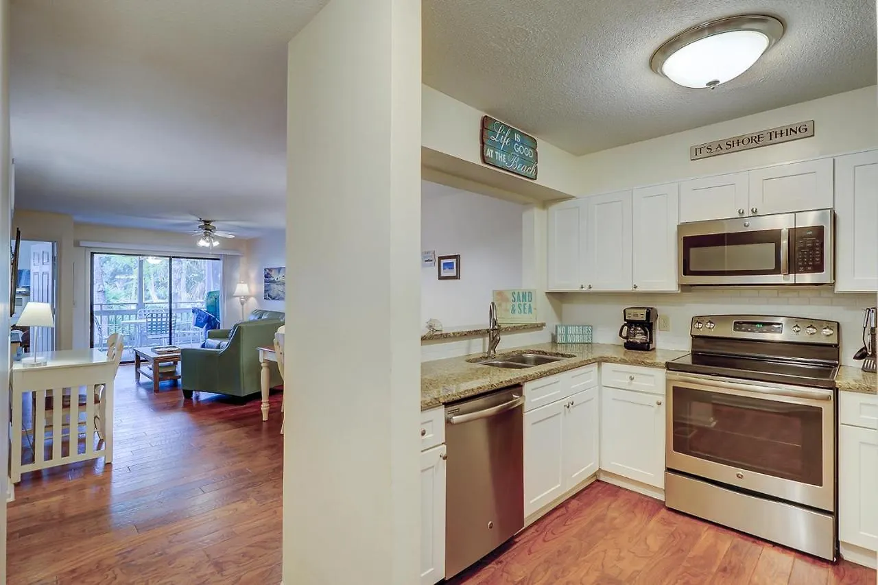 First Floor Flat Near Parking King Bed Two Twins Bikes & Gear Included