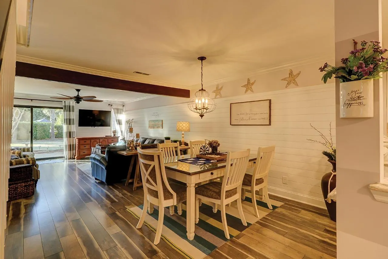 19 Sailmaster 3 Bedroom Shipyard Pool Holiday home