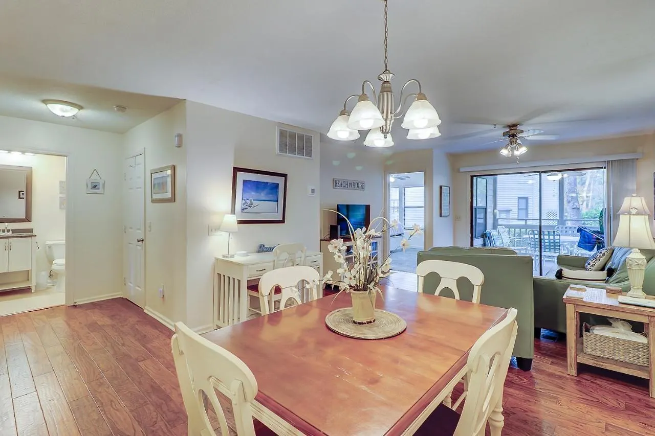First Floor Flat Near Parking King Bed Two Twins Bikes & Gear Included