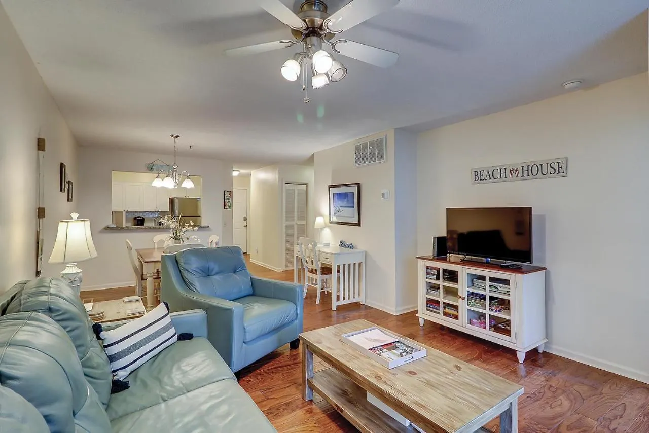First Floor Flat Near Parking King Bed Two Twins Bikes & Gear Included