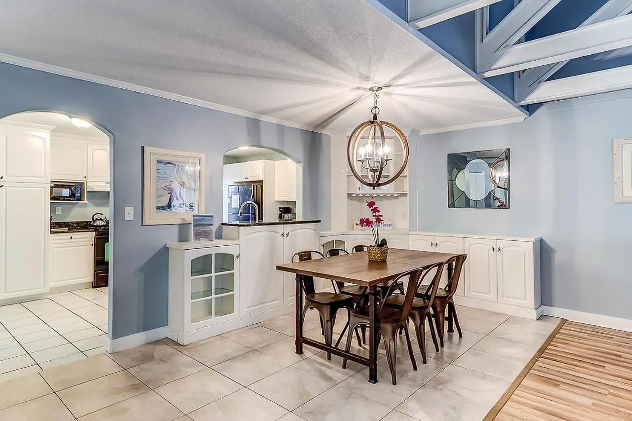 公寓 4 Bed 2 Bath In Queens Grant 希爾頓黑德島