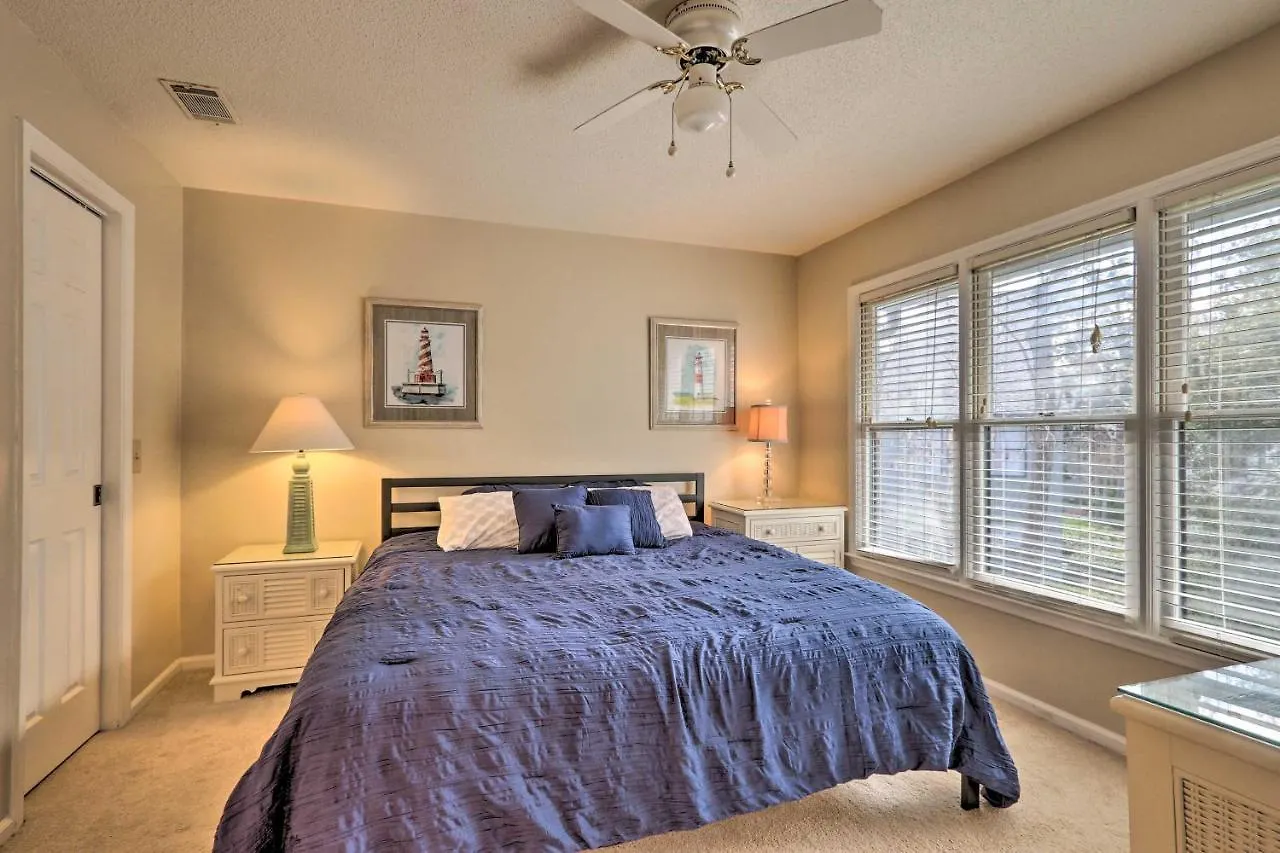 Townhome Walk To Beach! Holiday home Hilton Head Island