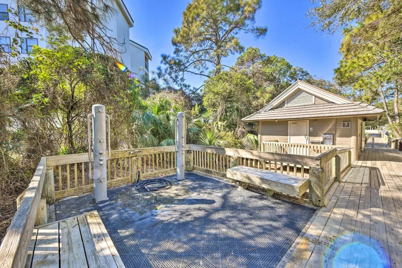 Hilton Head With Lagoon View - Near Beach! Apartment *